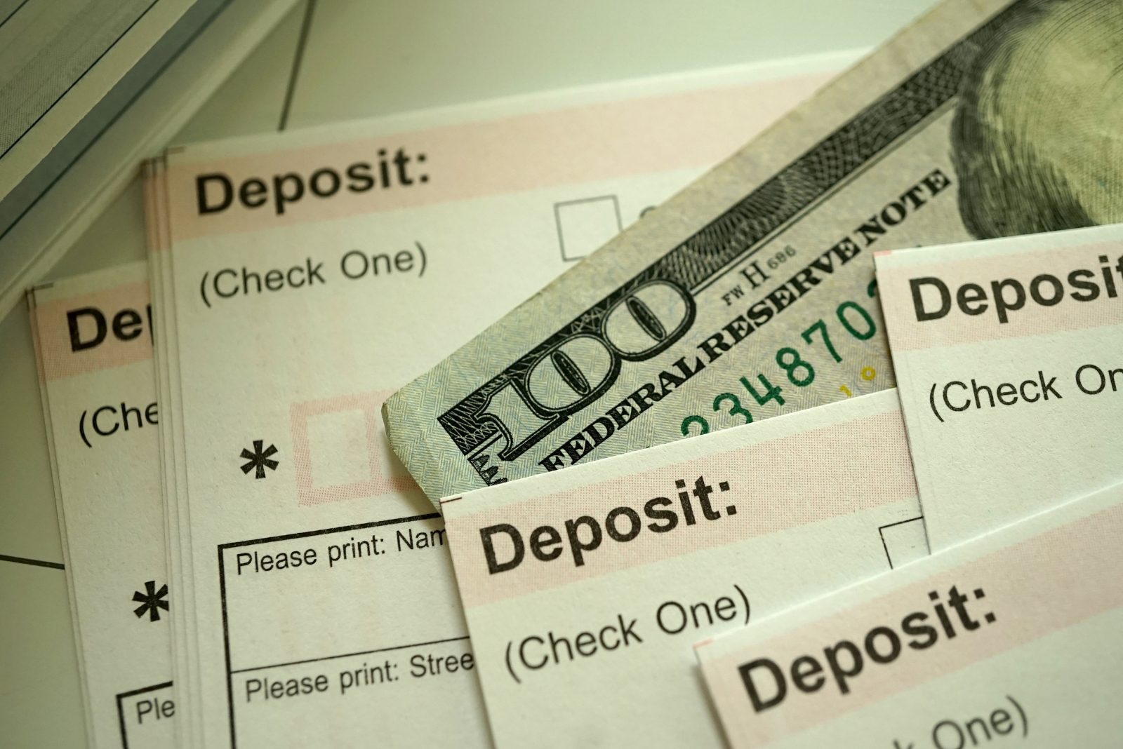 When to Request a Damage Deposit vs. Insurance - A Guide for Corporate Housing Hosts