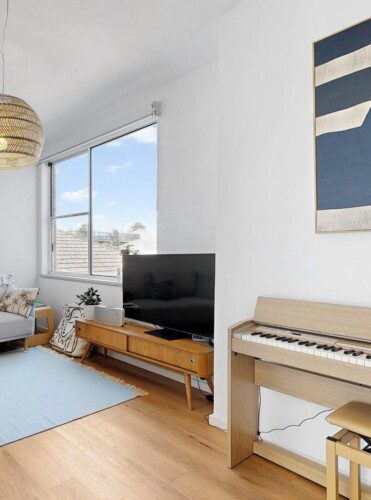 A Complete Guide: Higher Rental Yields on Furnished Rentals