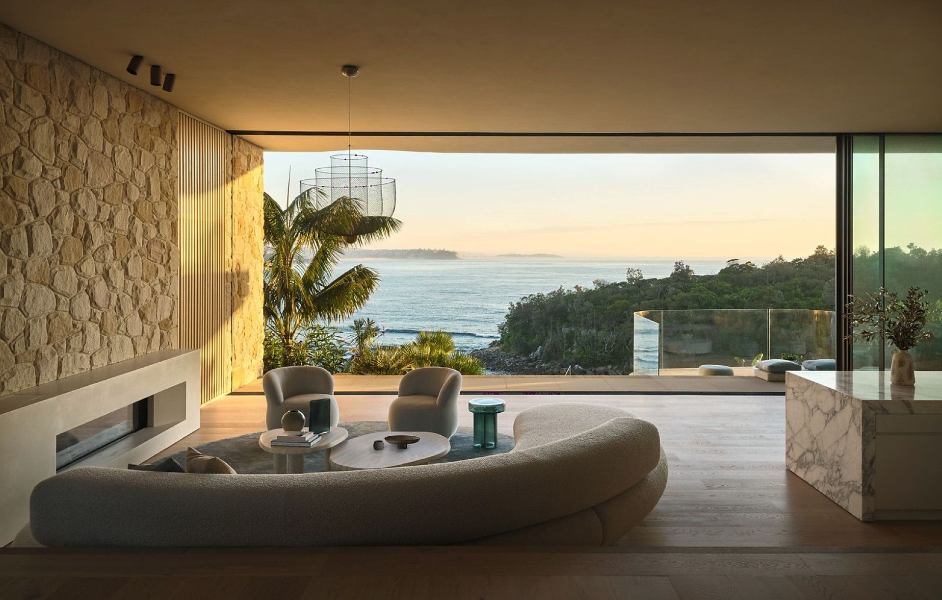 Airbnb Property Descriptions: What High-Performing Listings Do Differently